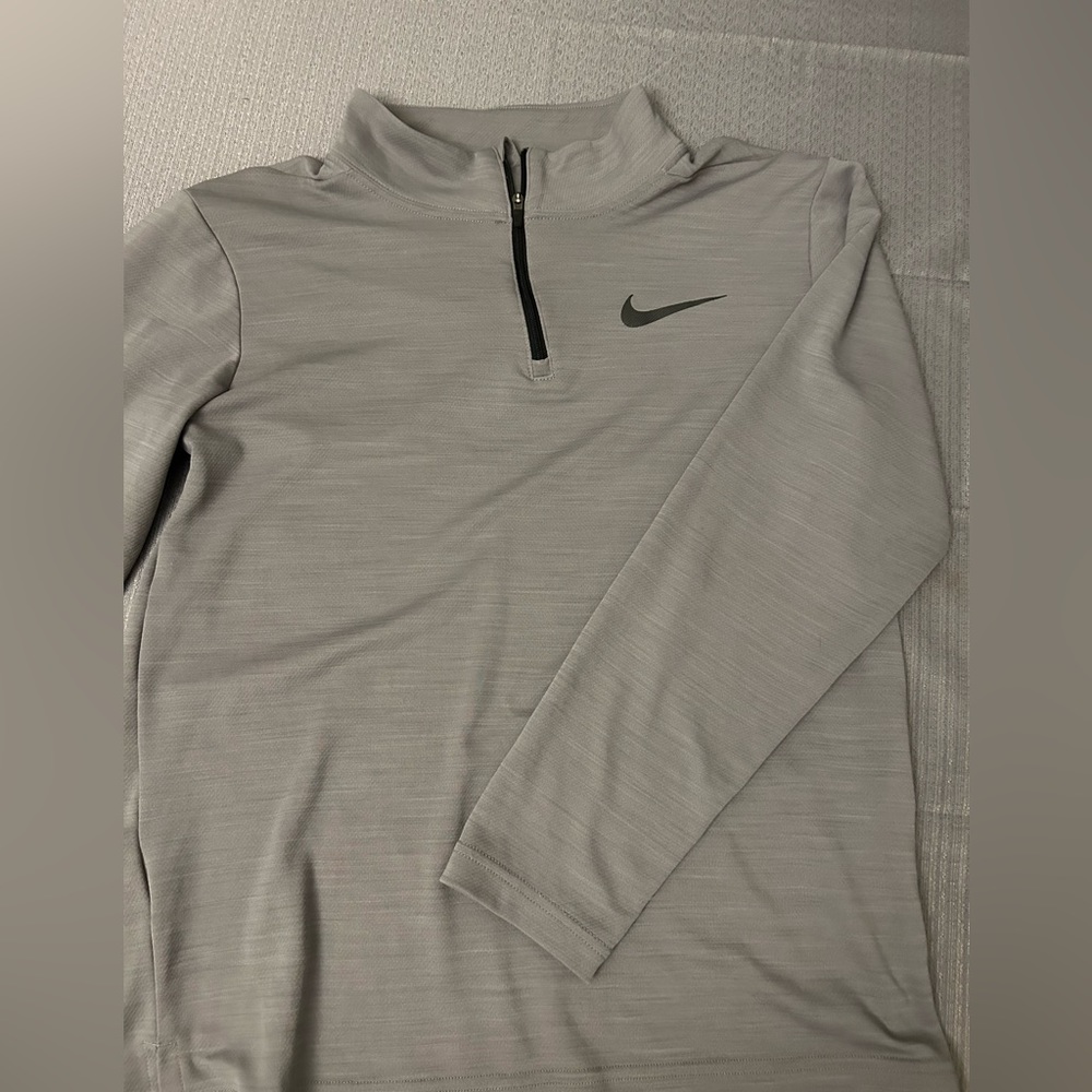 Nike men’s small long sleeve 3/4 zip up